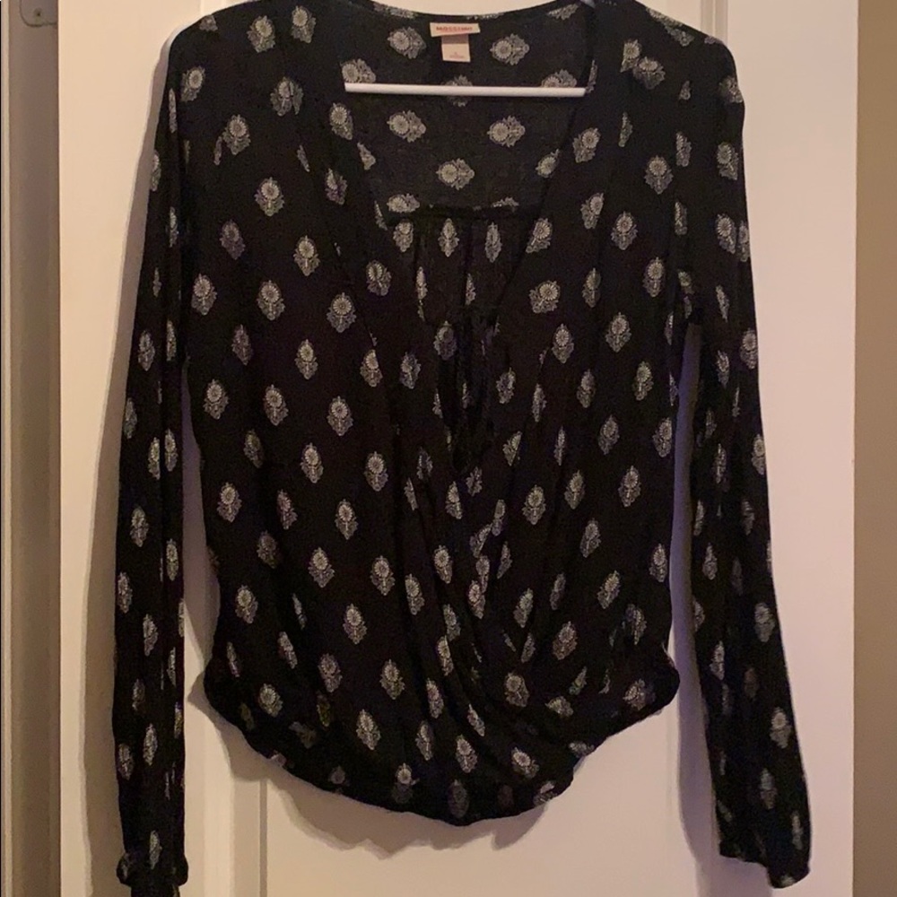 Black long sleeve shirt size L